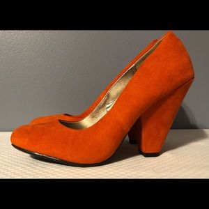 Qupid Orange Microsuede 4” Heels, NWOT